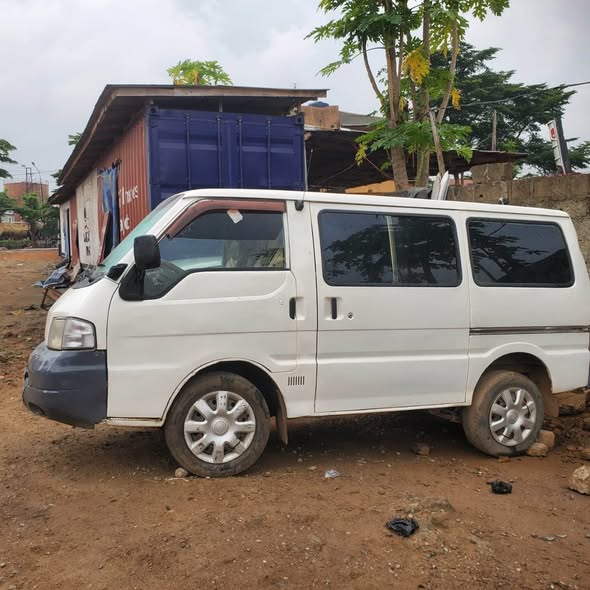 A picture of Nissan bus