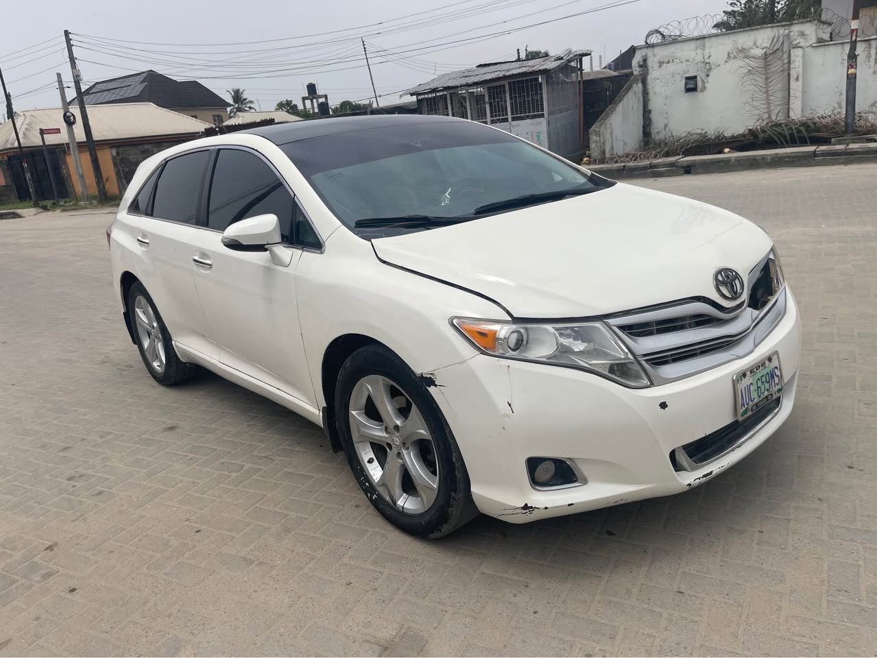 A picture of 2010 Toyota Venza Full option