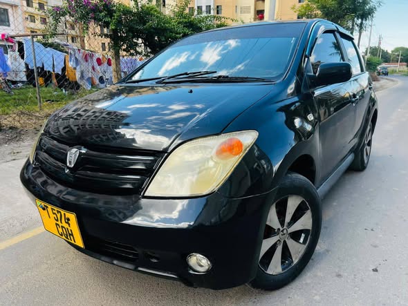 A picture of Toyota IST Price 6 8mil Whatsapp 0712690760 Cc 1480 Full