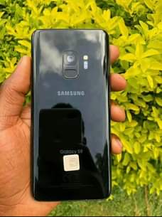 A picture of Samsung s9