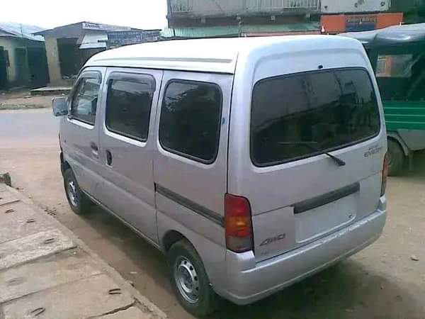 A picture of Tokunbo Suzuki Every Mini Bus Year of Manufacture 2000 Fuel