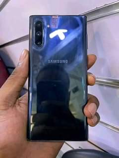 A picture of Samsung Galaxy Note 10 at 680k 256Gb storage Call me