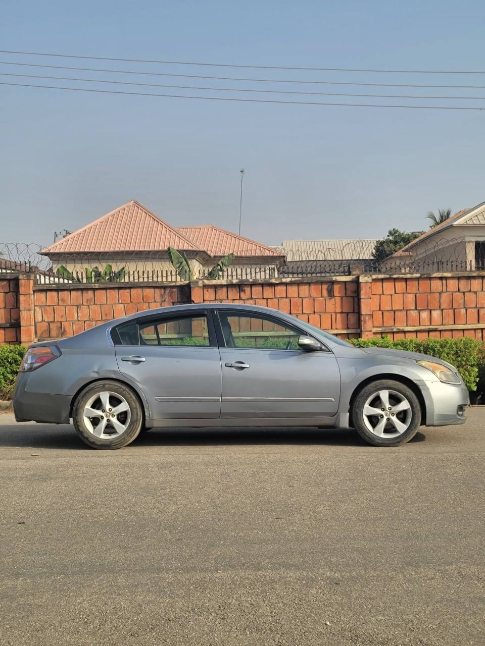 A picture of Distress Distress Distress Nissan Altima V6 2007