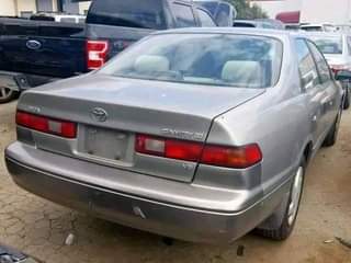 A picture of 2001 Toyota Toyota camry tiny light