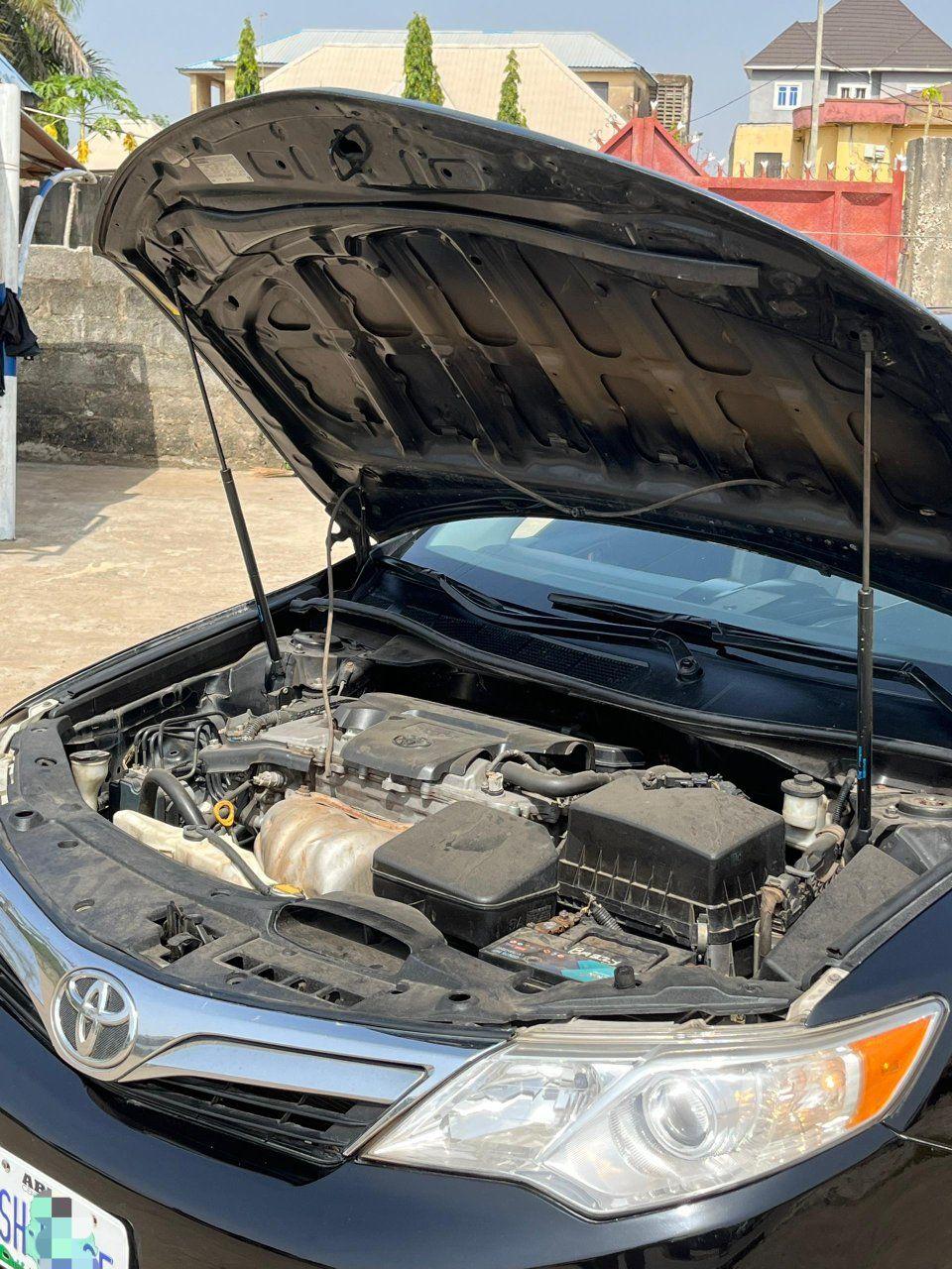 A picture of Toyota Camry LE 2013 model