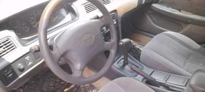 A picture of Toyota Camry drop light for sale in a very pristine