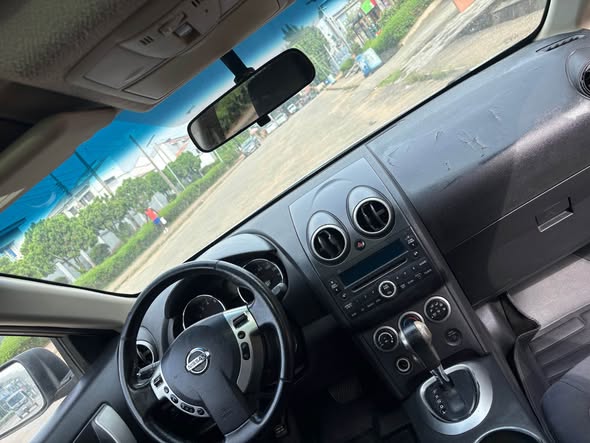 A picture of Nissan Rogue 2009
