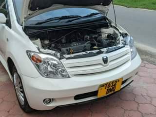 A picture of TOYOTA IST