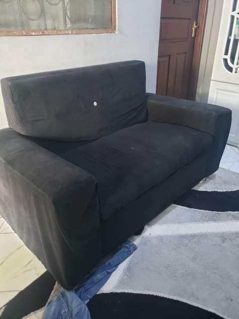 A picture of Karibuu nauza sofa la watu 2 bei 80000 Location Ubungo