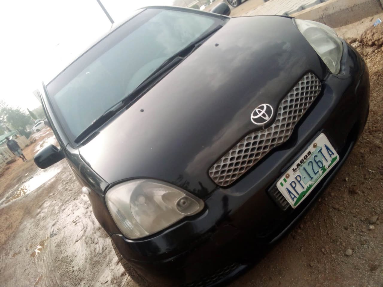 A picture of Neatly used 2004 Toyota Yaris