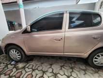 A picture of Vitz milioni 2 laki 4 call 0714398166