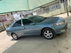 A picture of 2004 Toyota Camry