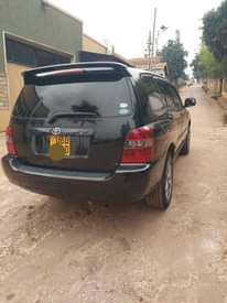 A picture of Toyota Kruger 2 4cc seven seats