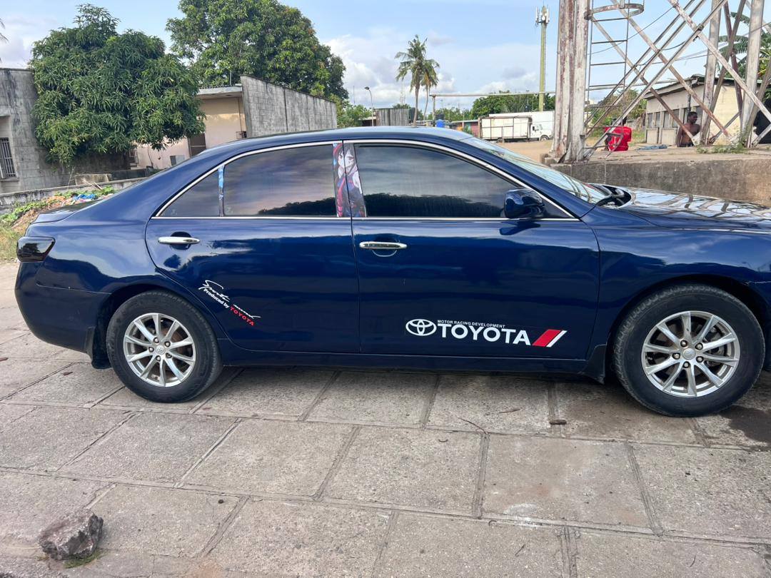 A picture of Toyota Camry 08