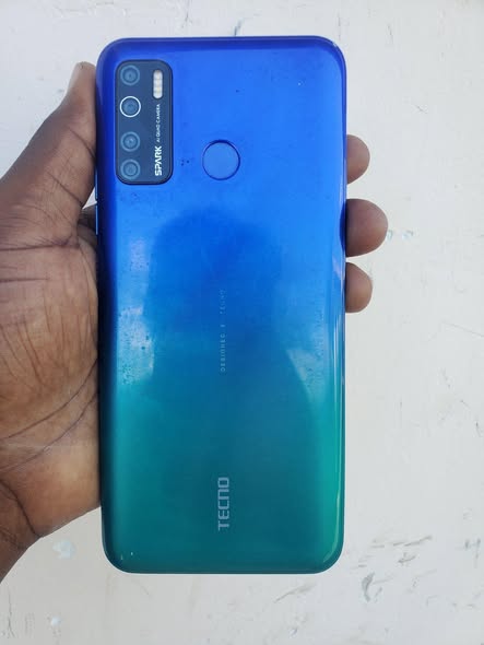 A picture of Tecno spark5 pro Gb64 ram3 Camera kali Finger OK bei