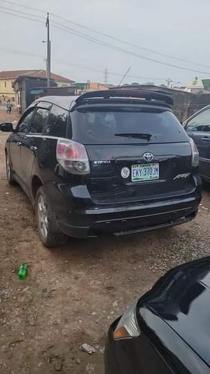 A picture of Toyota Matrix 05 neatl used toks standard partially first body