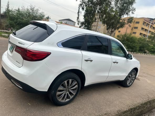 A picture of Acura MDX 2014