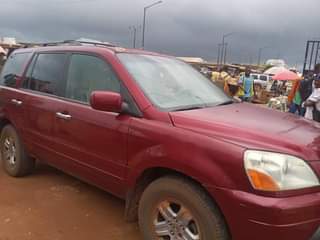 A picture of Honda Pilot 05 for sale