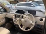 A picture of Toyota sienta 2010