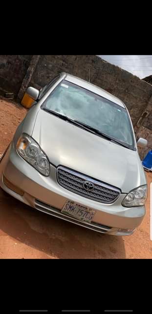 A picture of Toyota Corolla 04