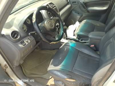 A picture of 2003 Rav4 2003 Suv