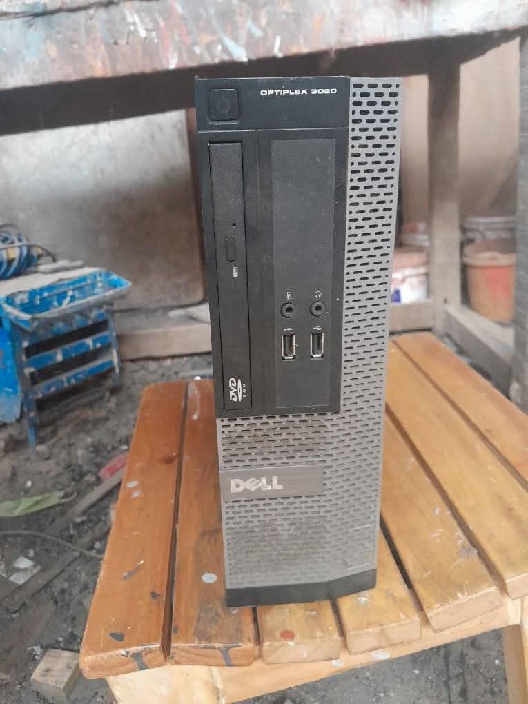 A picture of 7Computer contact me 0936636910