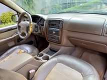 A picture of Ford Explorer SUV