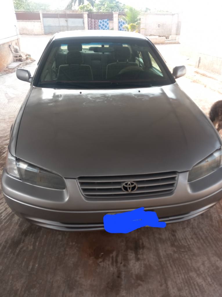 A picture of Toyota camry 2.2 up for sale