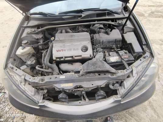 A picture of Toyota Camry V6 engine first body nothing to fix.