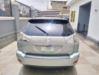 A picture of Lexus RX350 2007 model