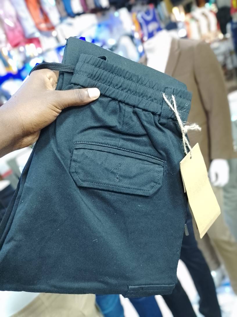 A picture of Cargo pants