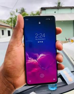 A picture of S 10 SAMSUNG