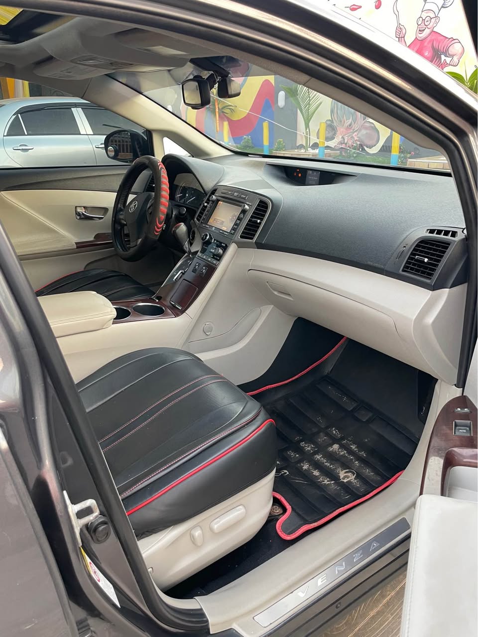 A picture of TOYOTA VENZA 2012 REGISTERED