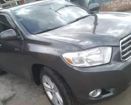 A picture of 08 Highlander limited edition full option
