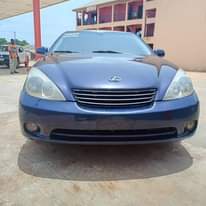 A picture of Very clean in and out Lexus ES 330