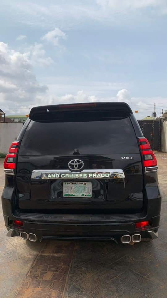 A picture of TOYOTA PRADO