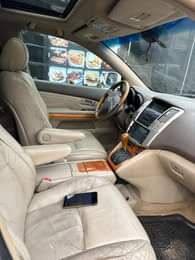 A picture of LUXURY AND PERFORMANCE 4 850M Cleanest RX350 2007 Sharp baking