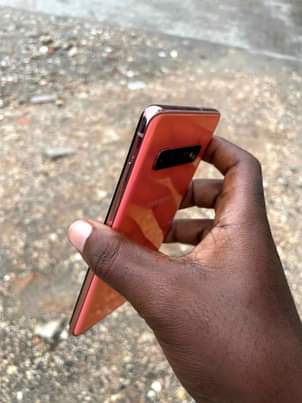 A picture of Samsung galaxy S10