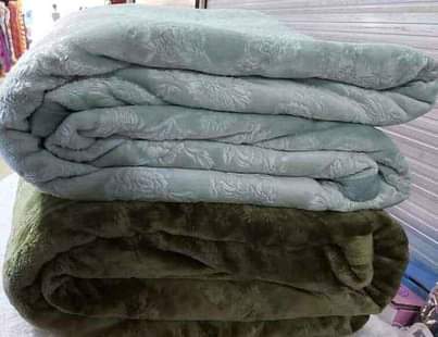 A picture of Pressed soft thick blankets Sizes....4 6 5 6 6 6