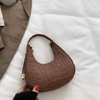 A picture of Hand and shoulder bags