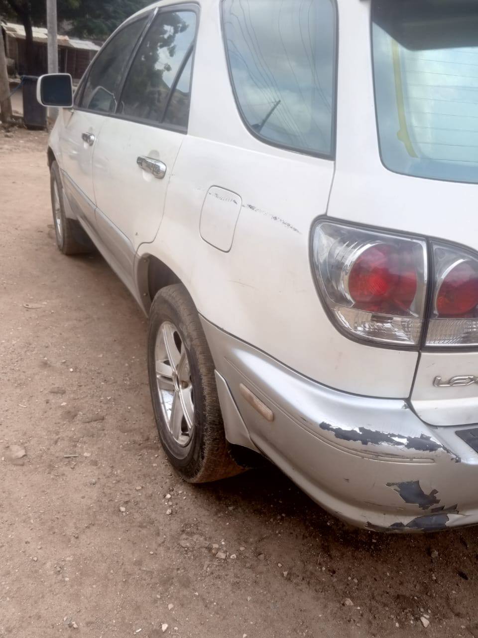 A picture of Very clean rx300 lexus