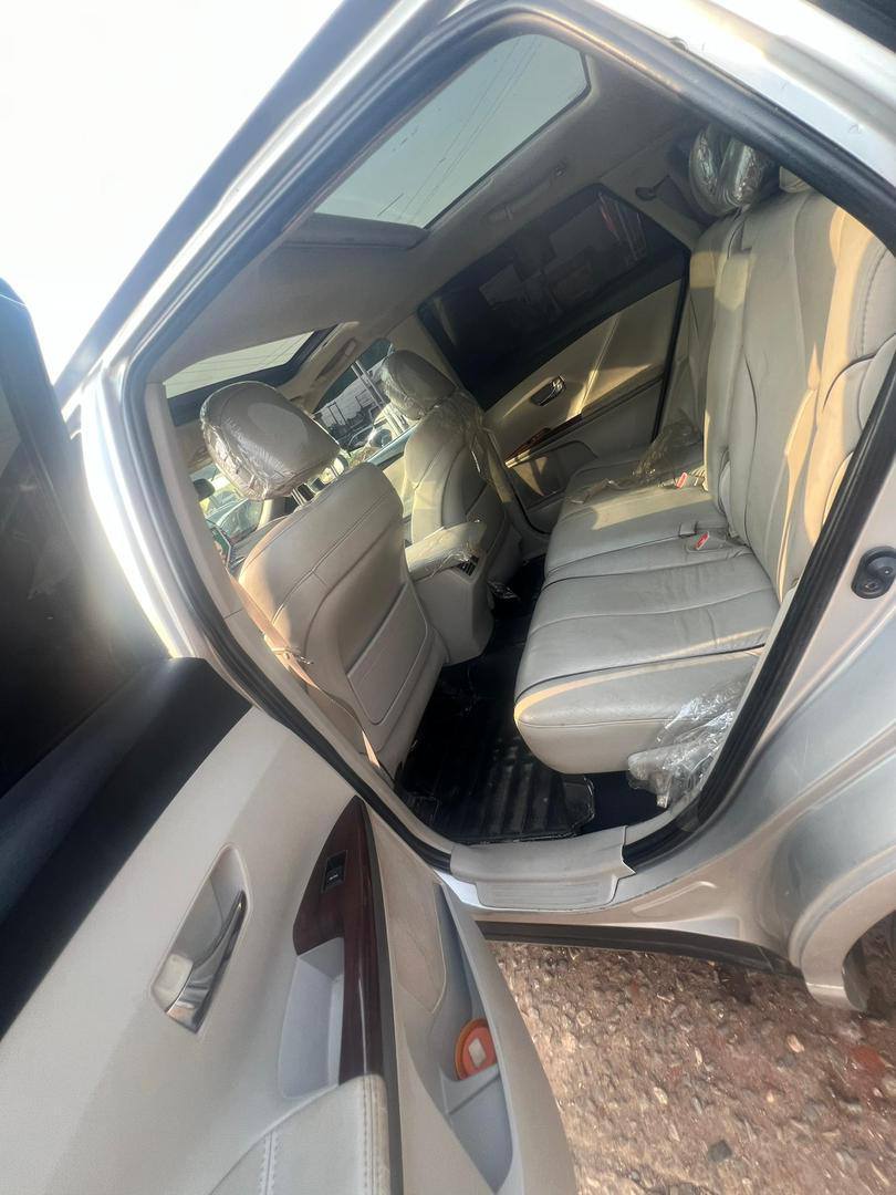 A picture of Fresh sweet market V6 Venza with double panoramic Raw First