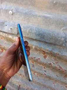 A picture of OPPO A54