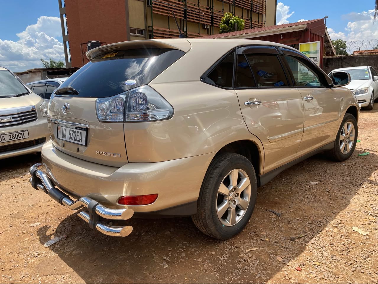 A picture of Toyota Harrier Model 2011 For Sale 0704482571 Call WhatsApp