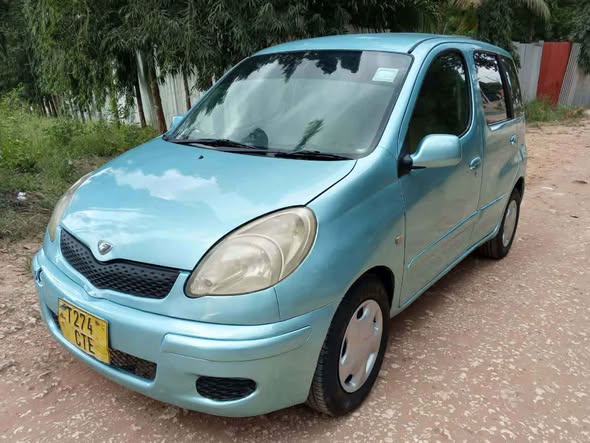 A picture of TOYOTA Funcargo