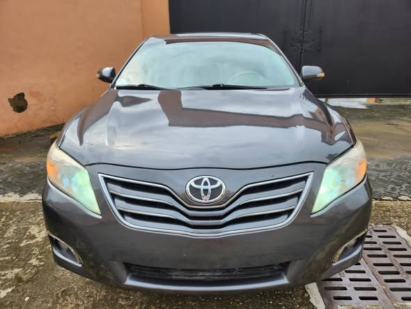 A picture of Neat Registered Toyota Camry Xle 2009 Model Full Option Moonroof
