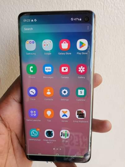 A picture of Samsung s10