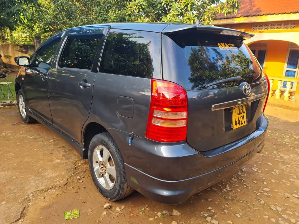 A picture of Toyota wish