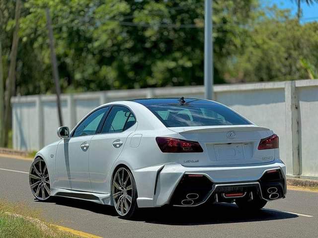 A picture of LEXUS IS250