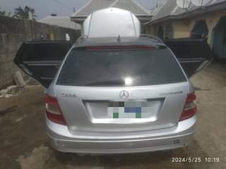 A picture of 2010 Mecedes benz C300
